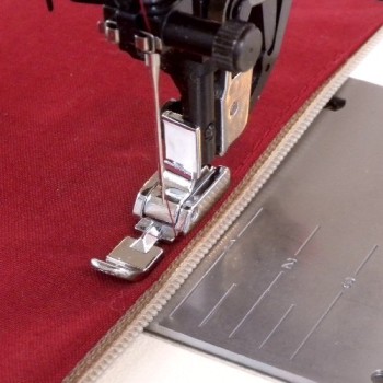 NARROW SLIM BODY ZIPPER FOOT