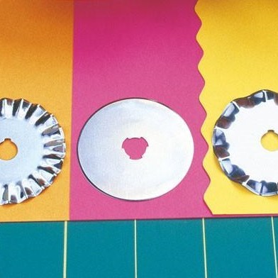 PINKING BLADE FOR ROTARY CUTTERS